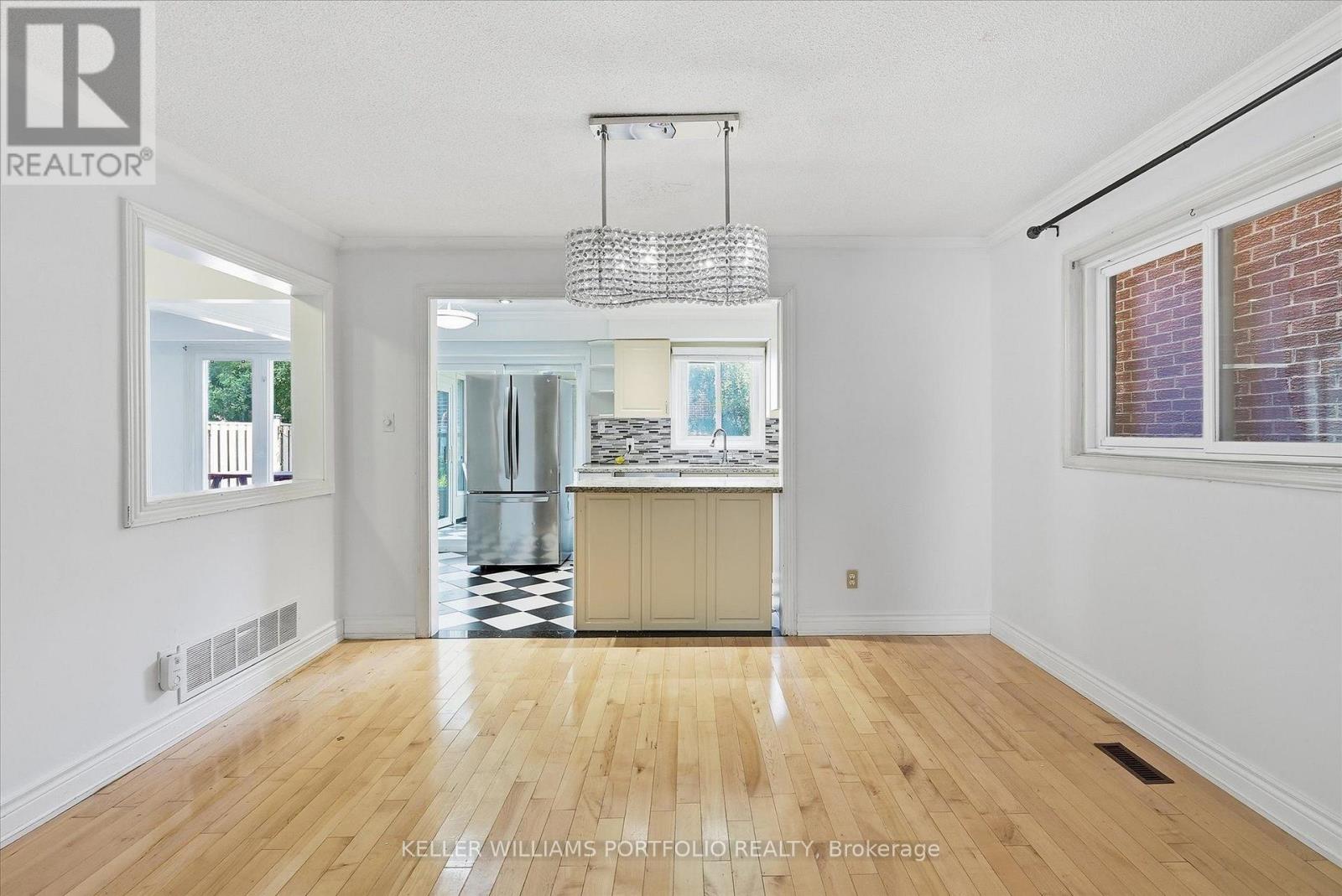 73 Jessica Gardens, Vaughan, Ontario  L4J 3G1 - Photo 8 - N13609032