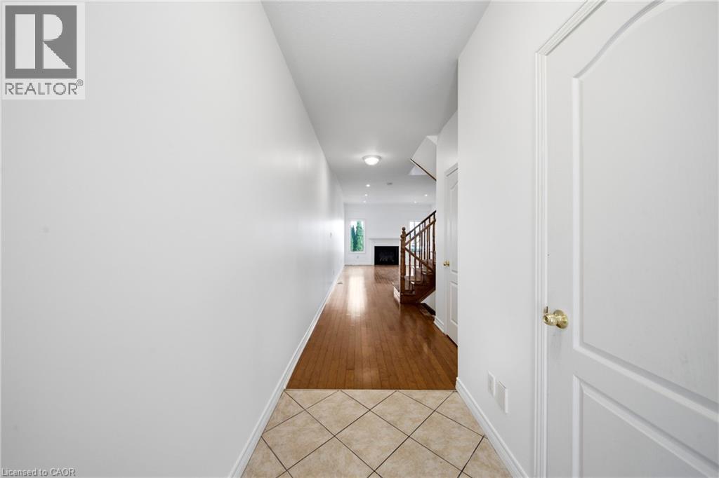 441 Stonehenge Drive Unit# 32, Ancaster, Ontario  L9K 0B1 - Photo 12 - 40847200