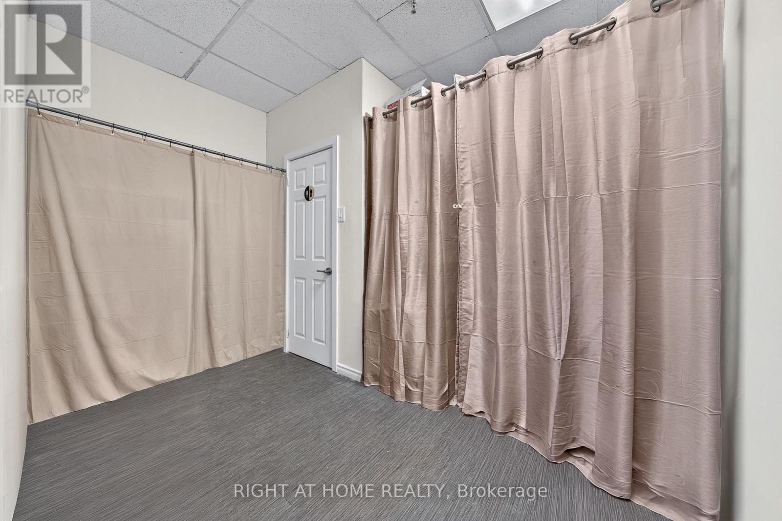 105 - 2323 Bloor Street W, Toronto, Ontario  M6S 4W1 - Photo 11 - W13608958
