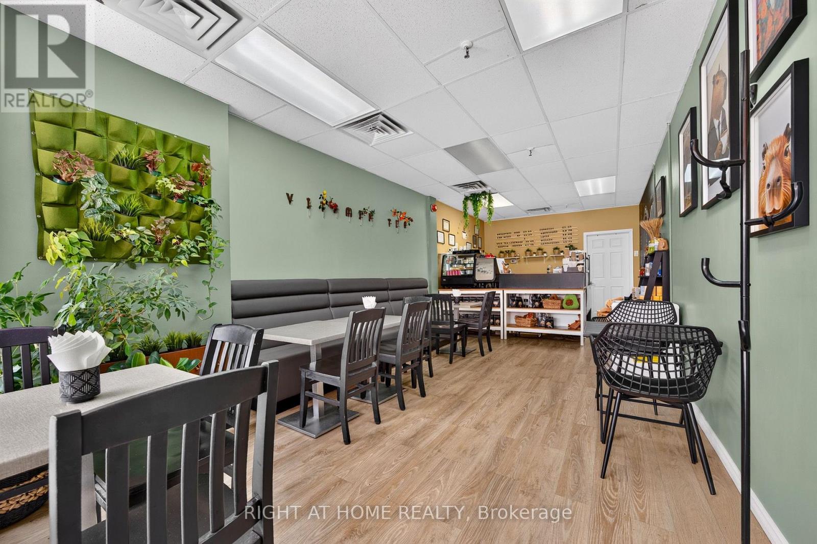 105 - 2323 Bloor Street W, Toronto, Ontario  M6S 4W1 - Photo 3 - W13608958