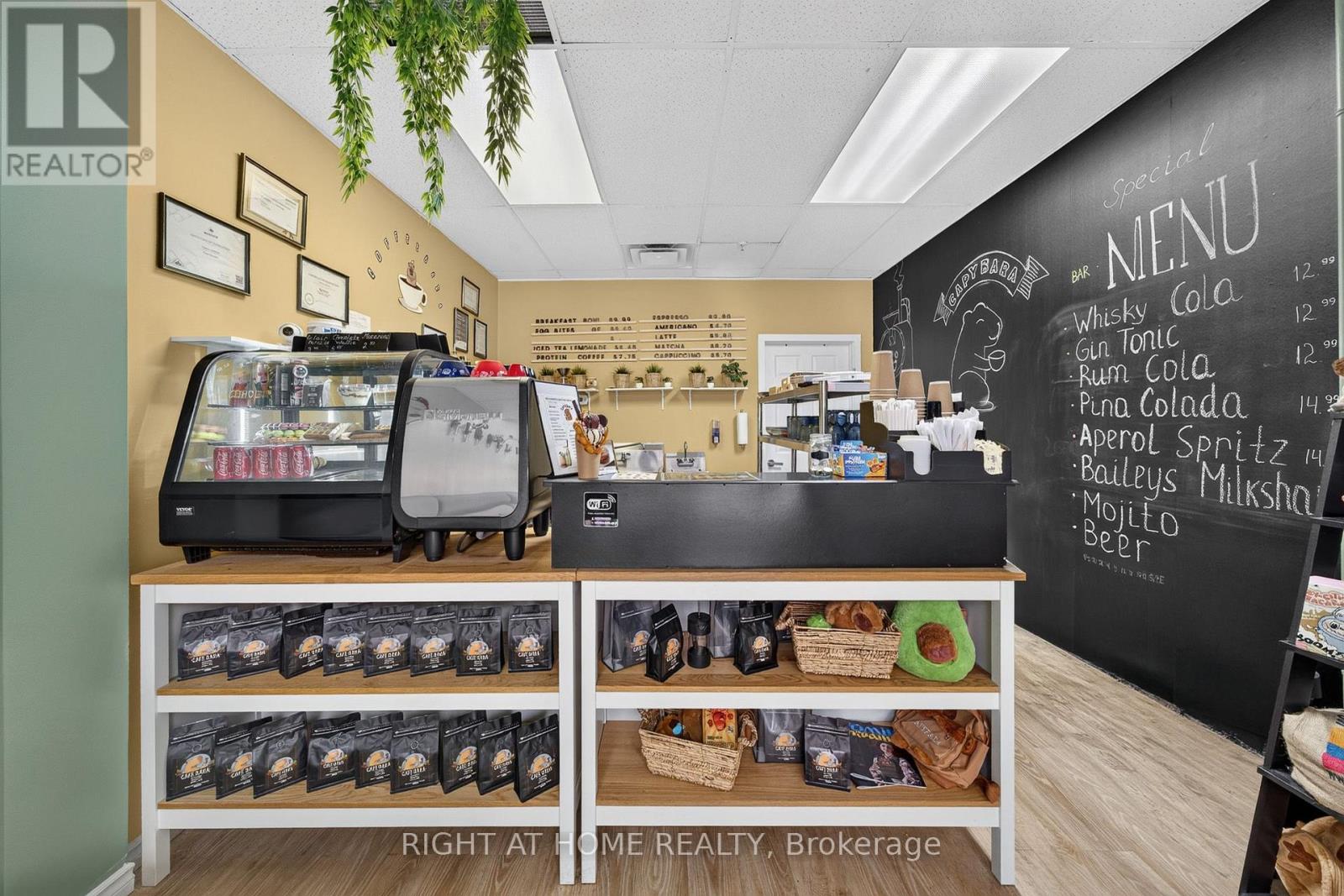 105 - 2323 Bloor Street W, Toronto, Ontario  M6S 4W1 - Photo 5 - W13608958