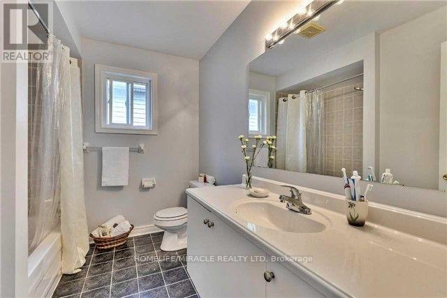 34 Ridgemore Crescent, Brampton, Ontario  L7A 2L4 - Photo 11 - W13608964