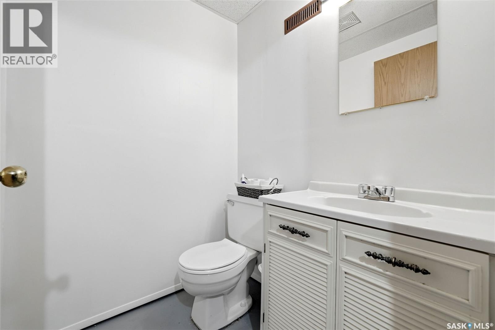 1566 Grosvenor Street, Regina, Saskatchewan  S4N 4C6 - Photo 19 - SK043761
