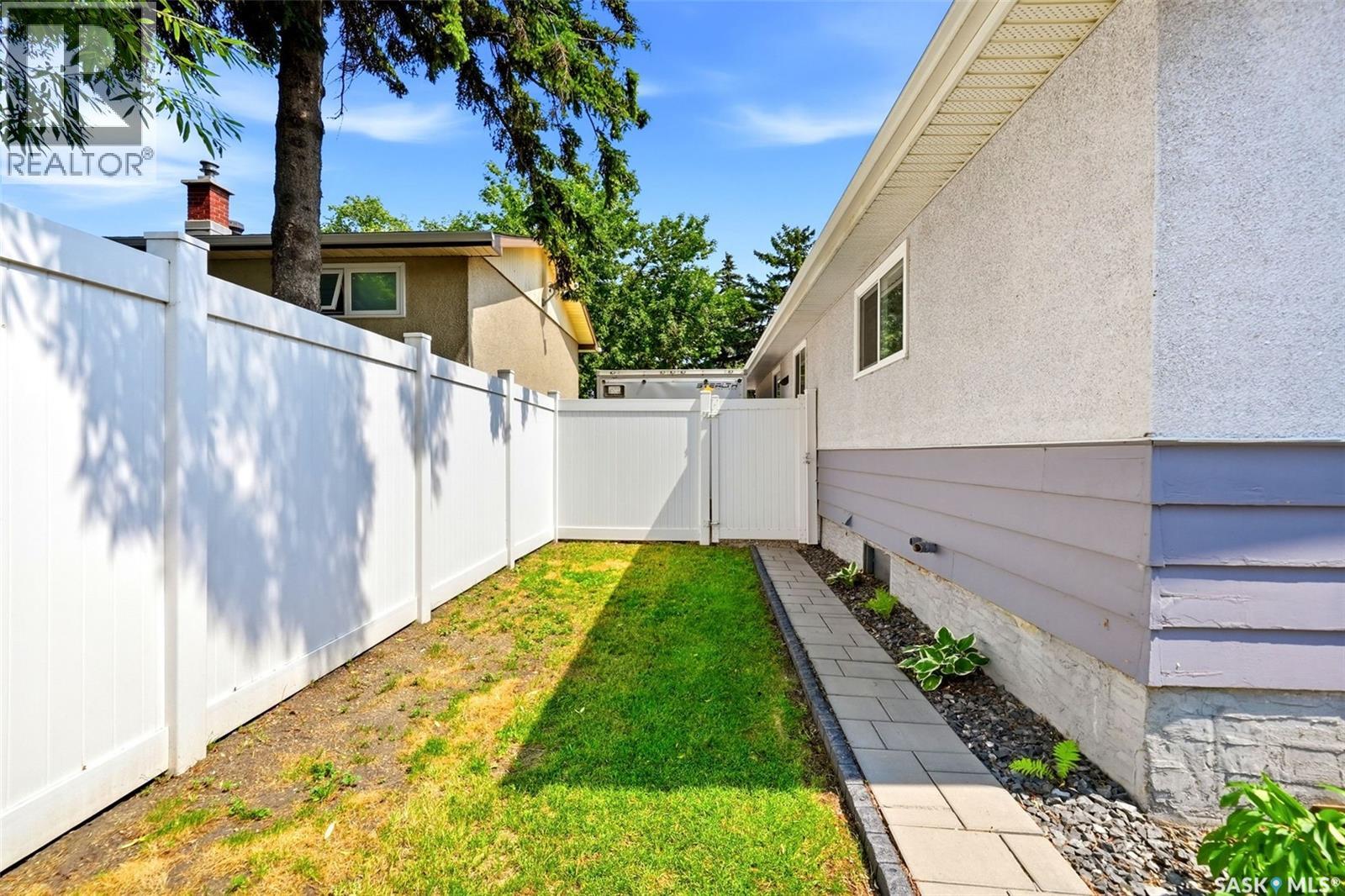 1566 Grosvenor Street, Regina, Saskatchewan  S4N 4C6 - Photo 24 - SK043761