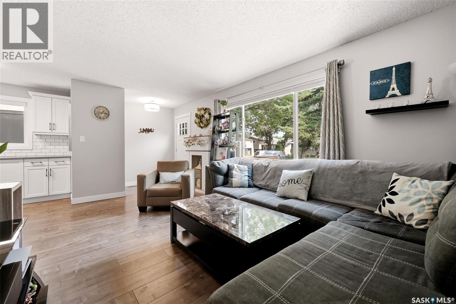 1566 Grosvenor Street, Regina, Saskatchewan  S4N 4C6 - Photo 3 - SK043761