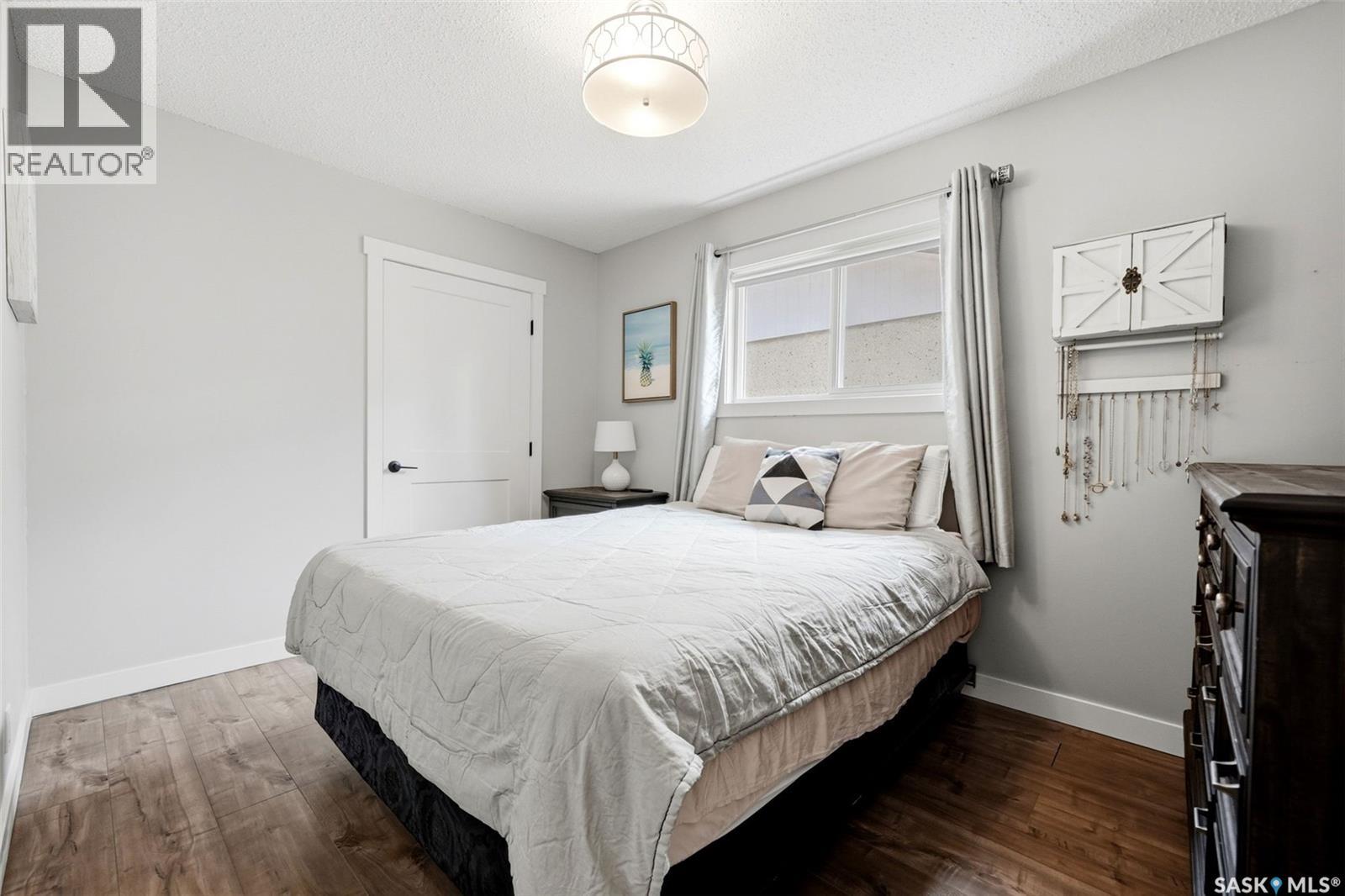 1566 Grosvenor Street, Regina, Saskatchewan  S4N 4C6 - Photo 9 - SK043761