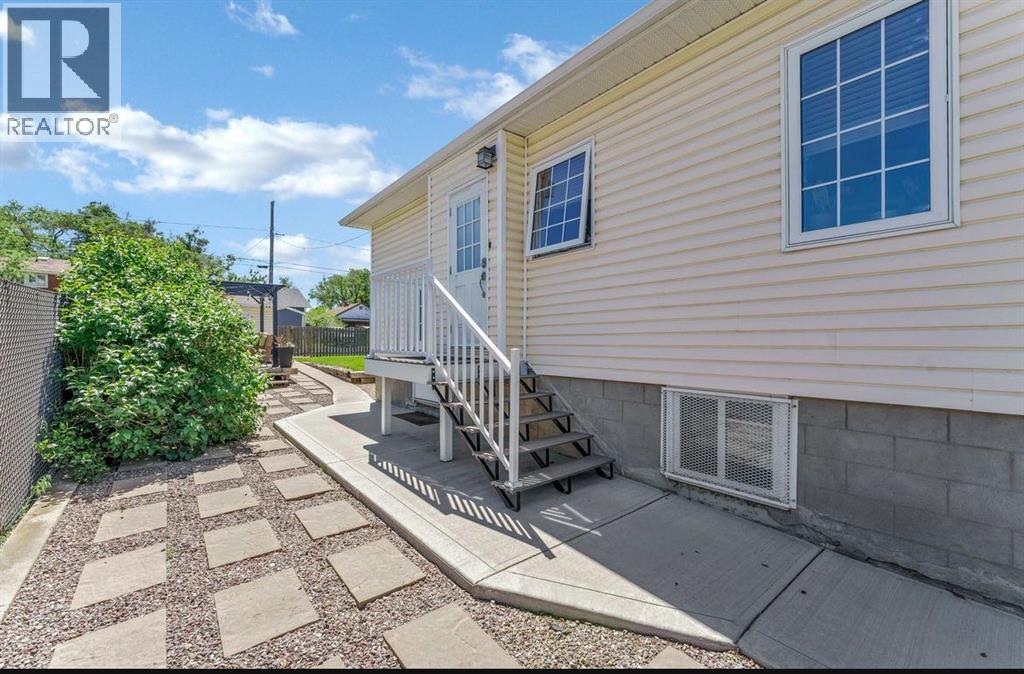 53 3 Street Sw, Medicine Hat, Alberta  T1A 4C4 - Photo 29 - A2318762