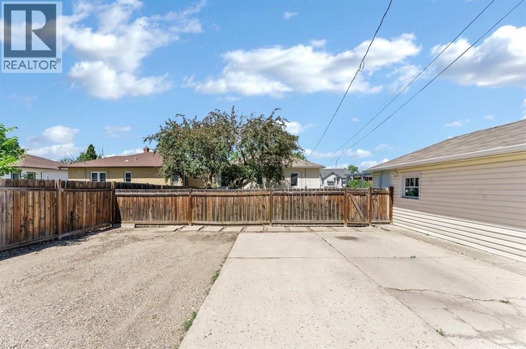 53 3 Street Sw, Medicine Hat, Alberta  T1A 4C4 - Photo 40 - A2318762