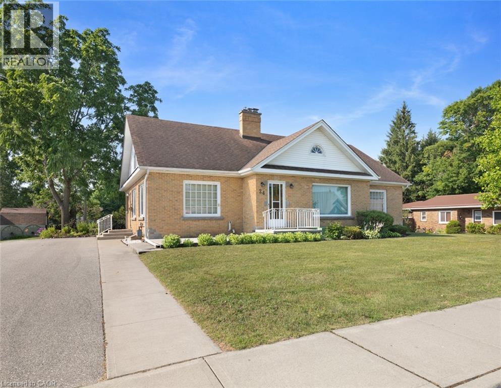24 Pine Street, Delhi, Ontario  N4B 1N6 - Photo 3 - 40848904