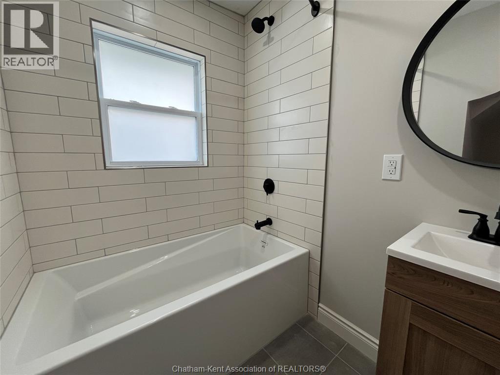 205 St.clair Street, Chatham, Ontario  N7L 3J4 - Photo 6 - 26018082