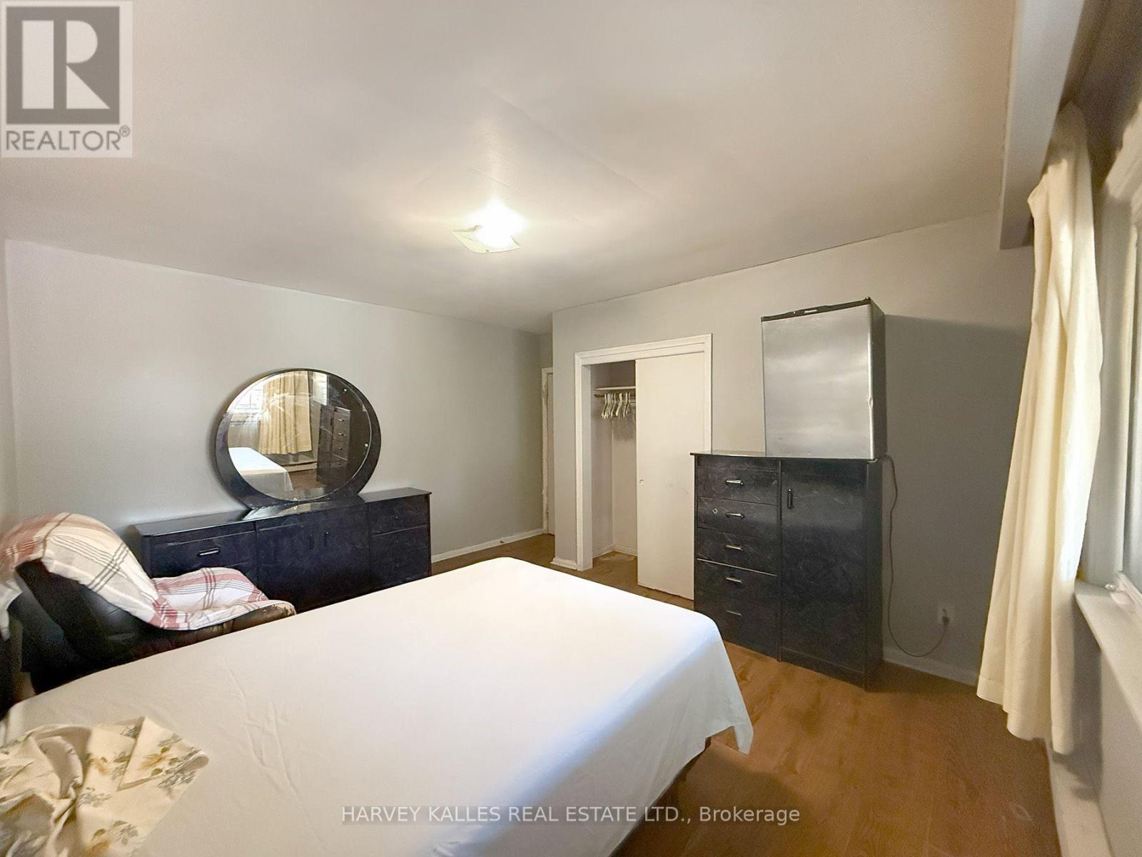 Room # 3 - 8 Medford Avenue, Toronto, Ontario  M1L 4G2 - Photo 5 - E13609104