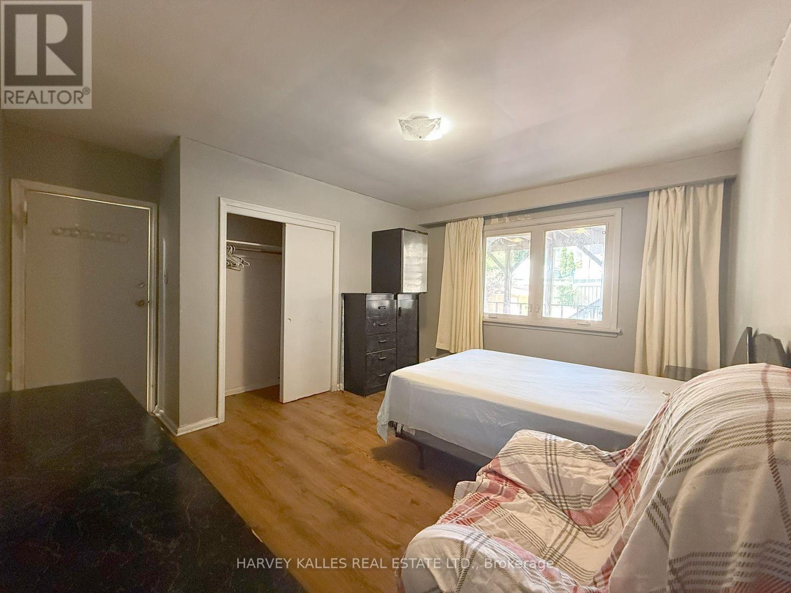 Room # 3 - 8 Medford Avenue, Toronto, Ontario  M1L 4G2 - Photo 4 - E13609104