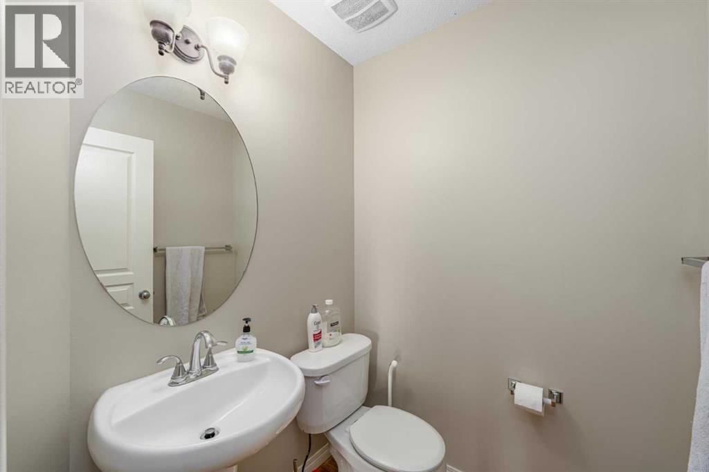 578 Luxstone Landing SW, Airdrie, Alberta  T4B 0C7 - Photo 15 - A2323427