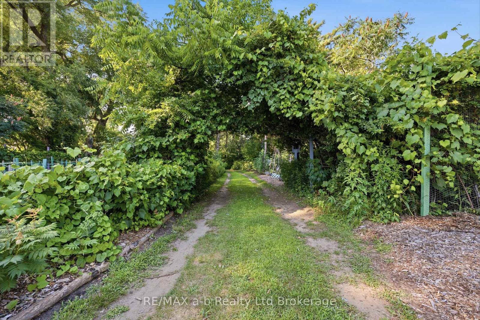 55424 Lakeshore Road, Bayham, Ontario  N0J 1T0 - Photo 3 - X13609136