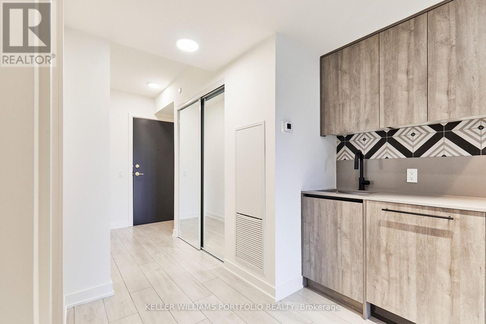 520 - 5 LAKEVIEW AVENUE - Photo 5
