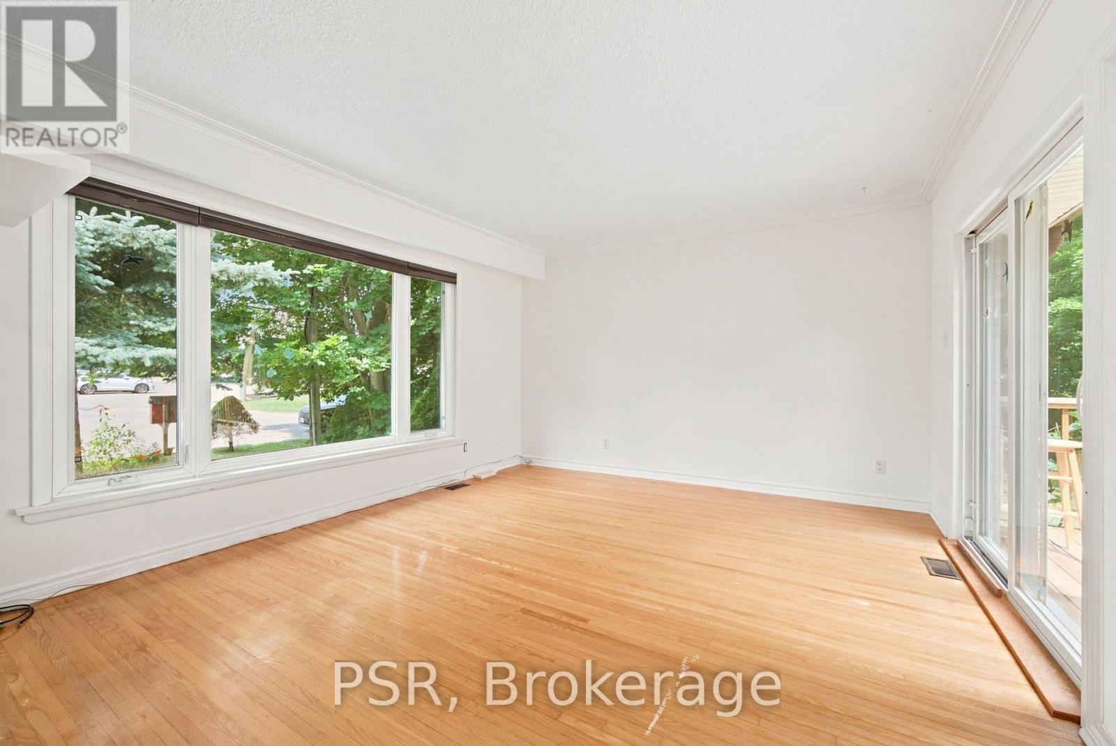 Upper - 531 Rodd Avenue, Pickering, Ontario  L1W 2B1 - Photo 11 - E13609236