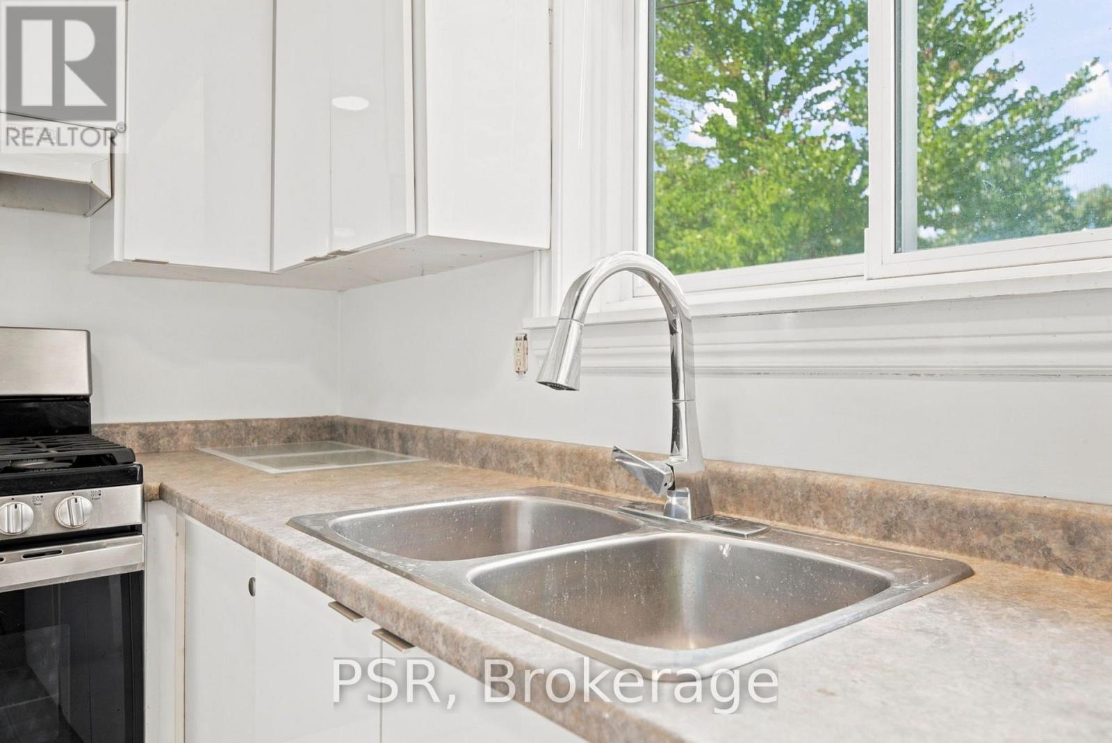 Upper - 531 Rodd Avenue, Pickering, Ontario  L1W 2B1 - Photo 14 - E13609236