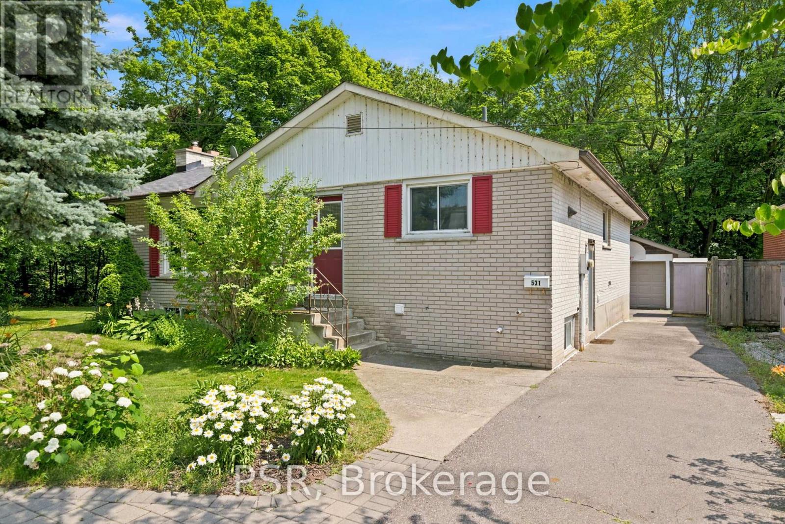Upper - 531 Rodd Avenue, Pickering, Ontario  L1W 2B1 - Photo 4 - E13609236