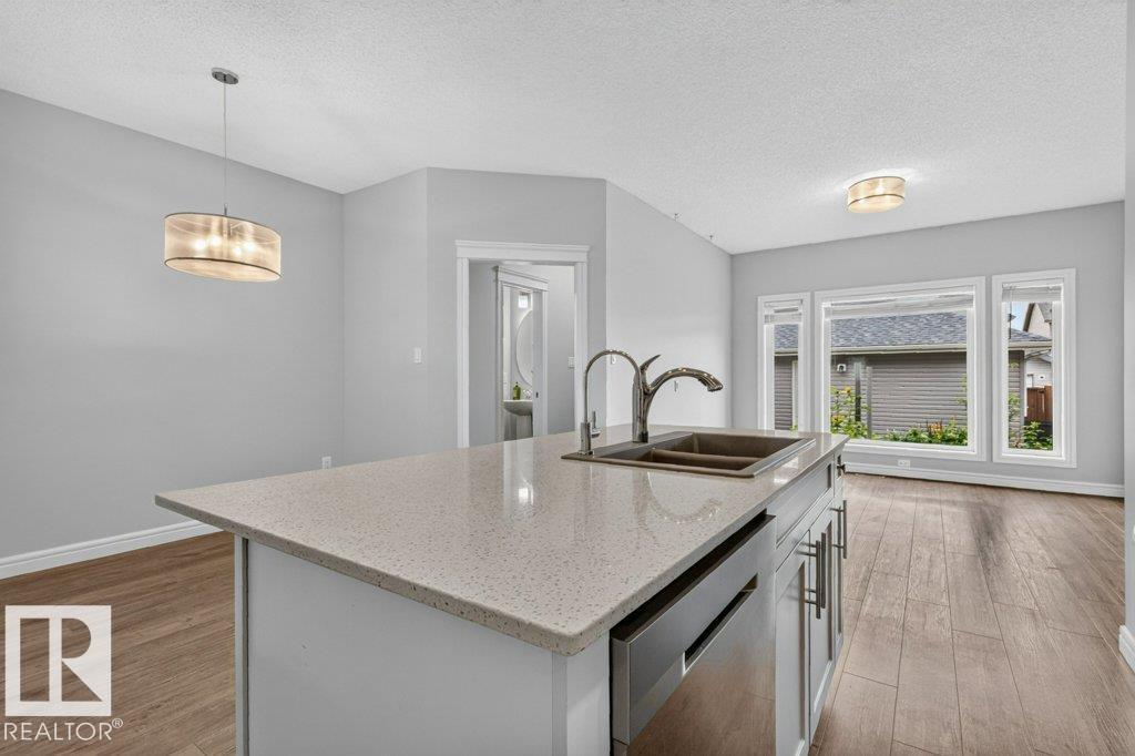 1064 Cy Becker Rd NW, Edmonton, Alberta  T5Z 0J1 - Photo 17 - E4500838
