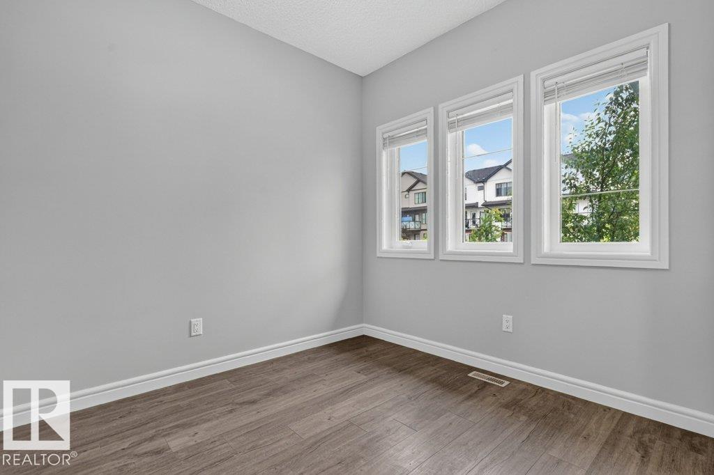 1064 Cy Becker Rd NW, Edmonton, Alberta  T5Z 0J1 - Photo 7 - E4500838