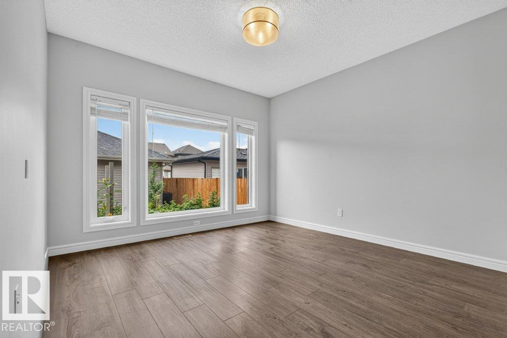 1064 Cy Becker Rd NW, Edmonton, Alberta  T5Z 0J1 - Photo 9 - E4500838