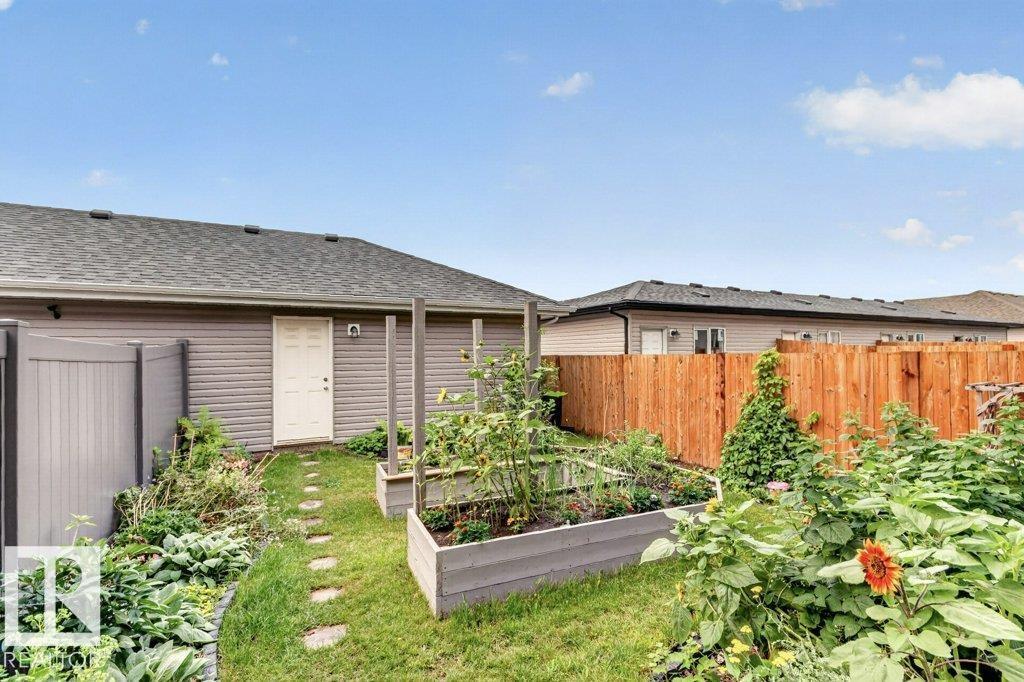 1064 Cy Becker Rd NW, Edmonton, Alberta  T5Z 0J1 - Photo 36 - E4500838