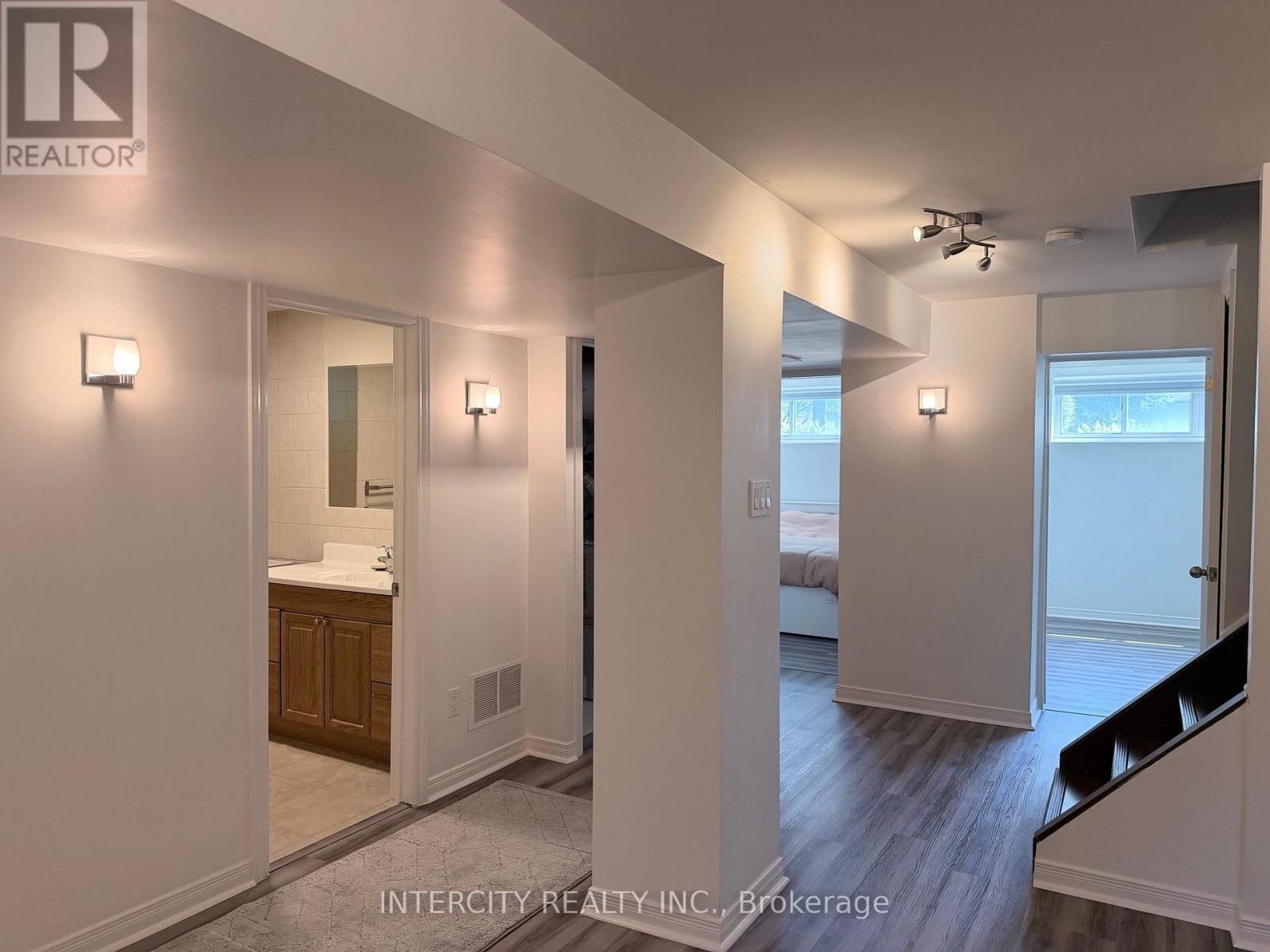 36 STRATHBURN BOULEVARD - Photo 11