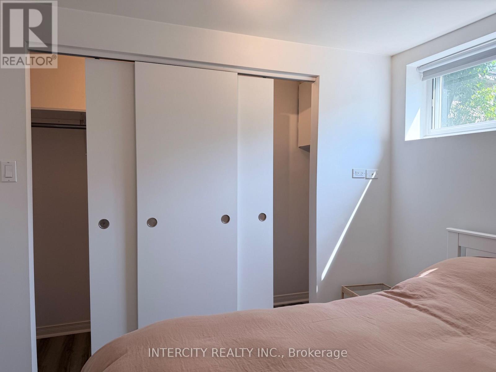 36 STRATHBURN BOULEVARD - Photo 13