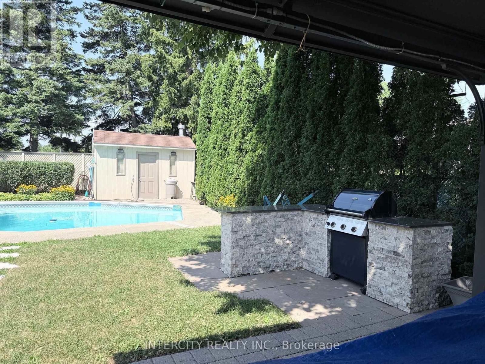36 STRATHBURN BOULEVARD - Photo 18