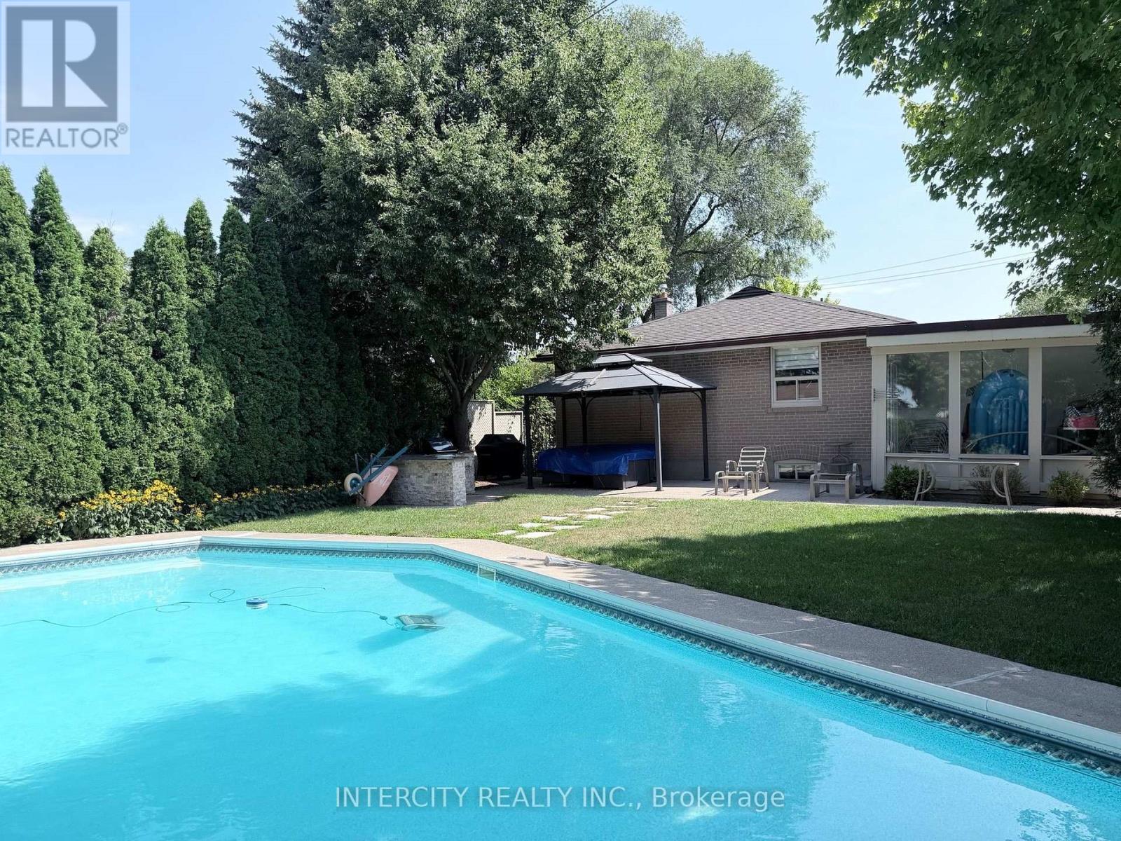 36 STRATHBURN BOULEVARD - Photo 20