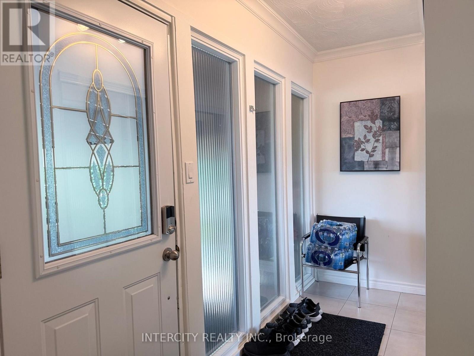36 STRATHBURN BOULEVARD - Photo 3