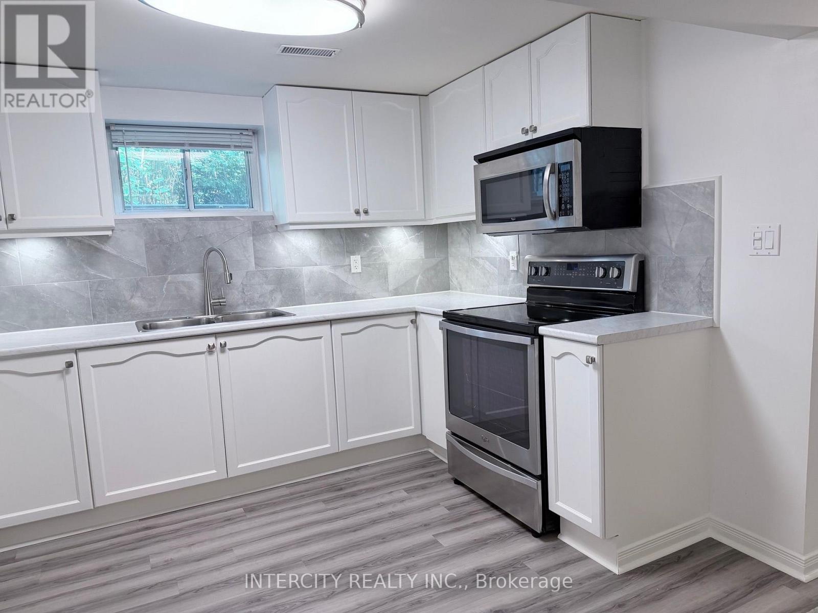 36 STRATHBURN BOULEVARD - Photo 8