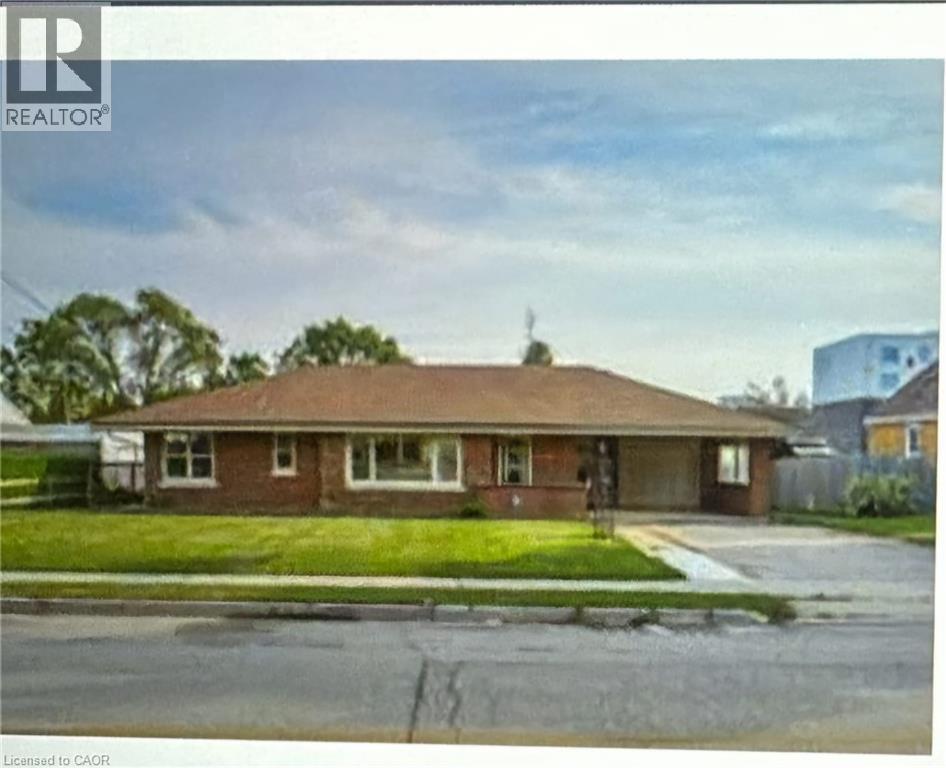 8 MUNCH Avenue, Cambridge, Ontario