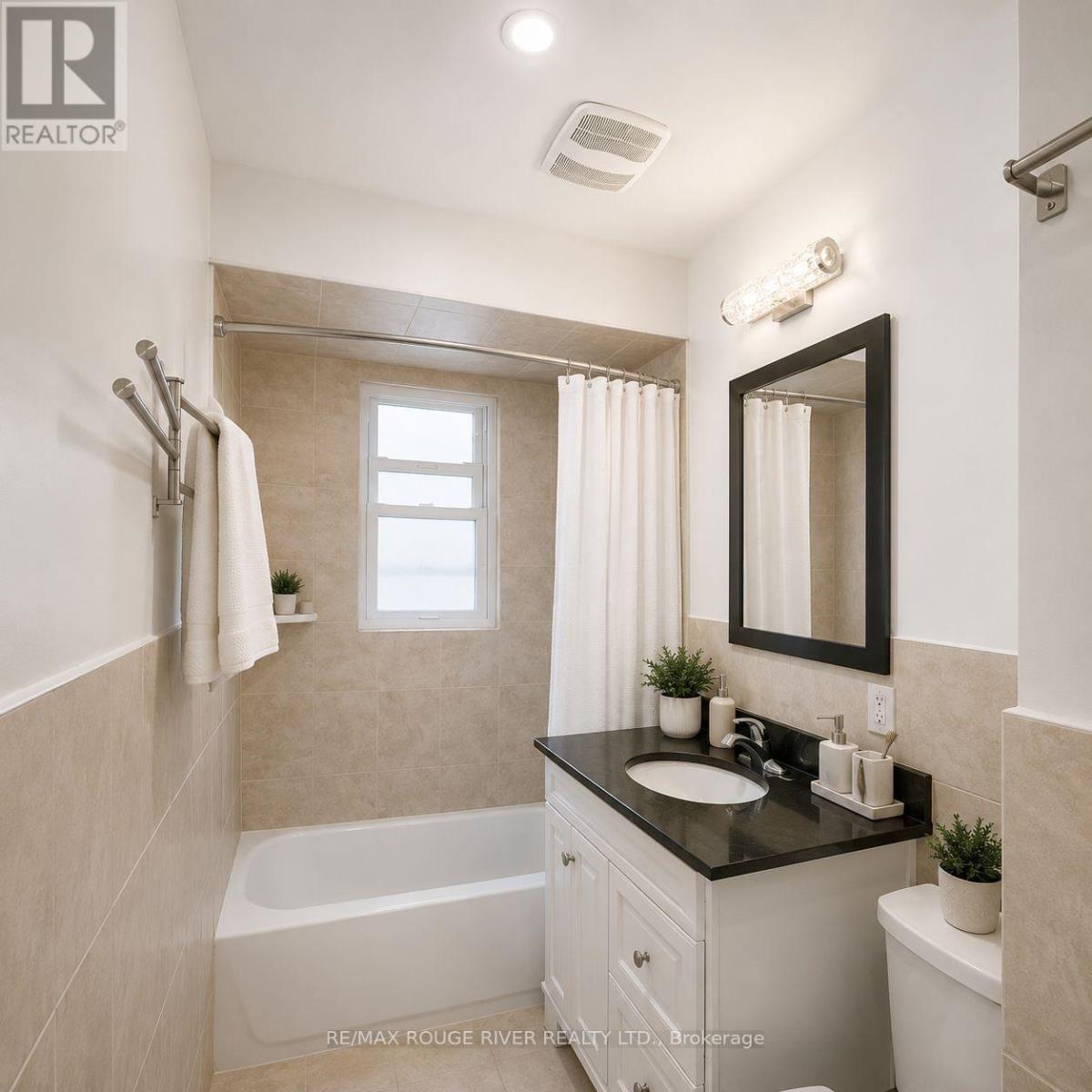 Upper Unit - 283 East 45th Street, Hamilton, Ontario  L8T 3K7 - Photo 11 - X13609186