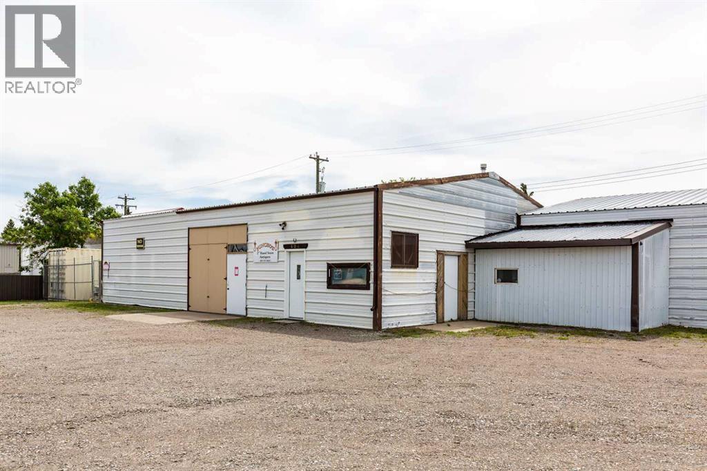 604 12 Street, Fort Macleod, Alberta  T0L 0Z0 - Photo 4 - A2323295