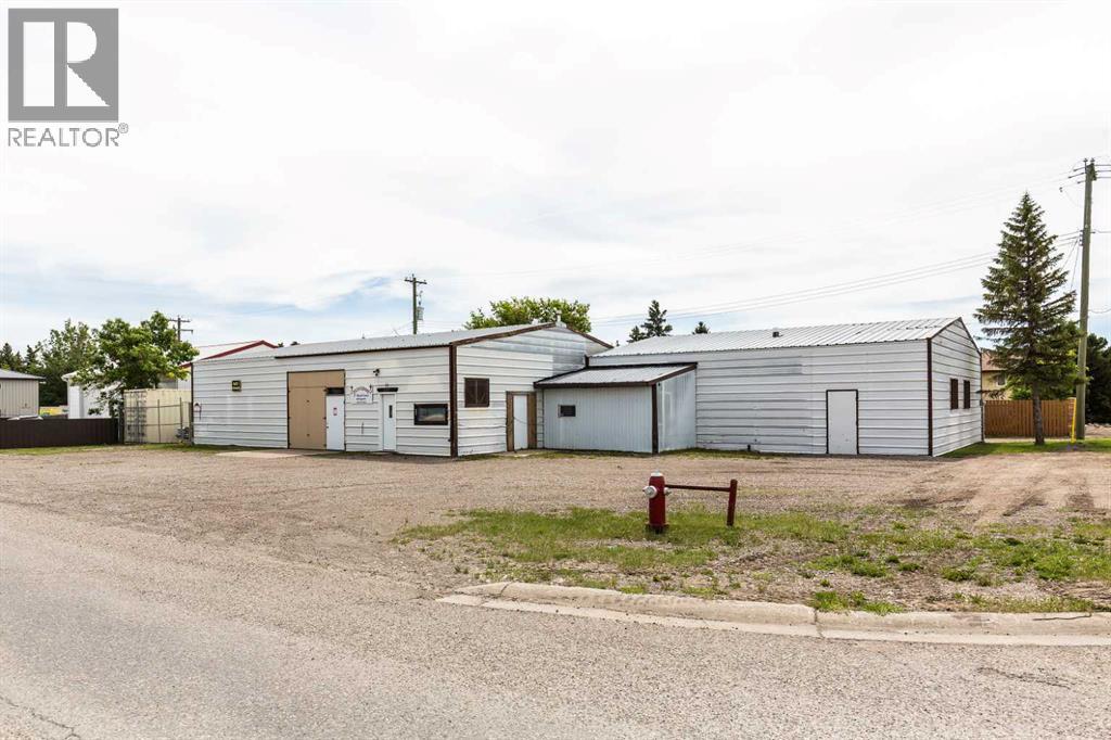 604 12 Street, Fort Macleod, Alberta  T0L 0Z0 - Photo 3 - A2323295