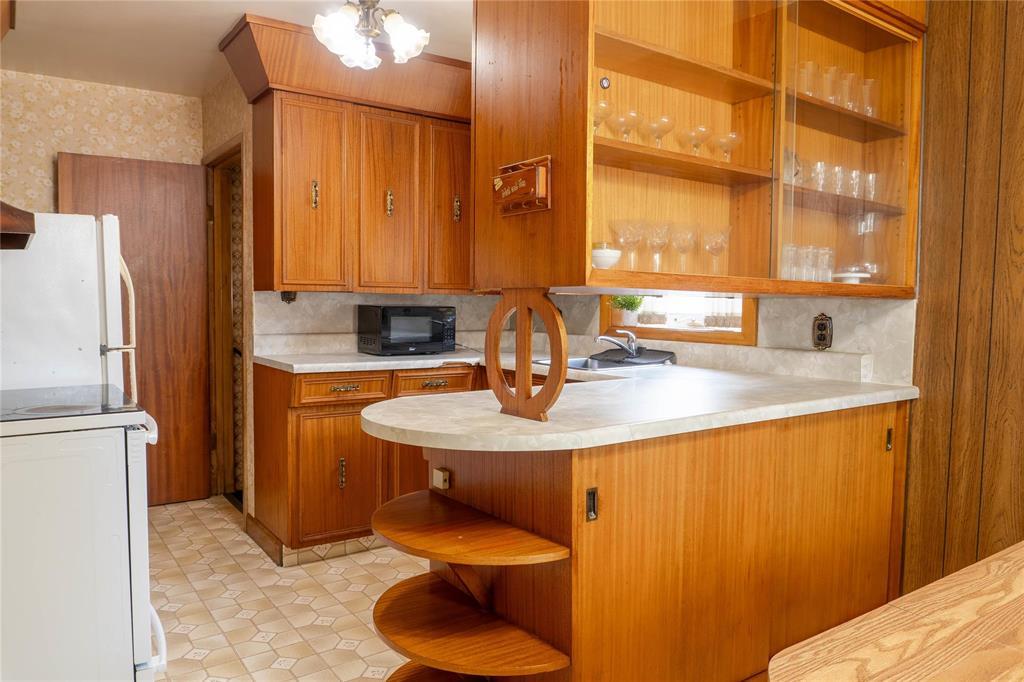 994 Manhattan Avenue, Winnipeg, Manitoba  R2L 1C2 - Photo 7 - 202618707