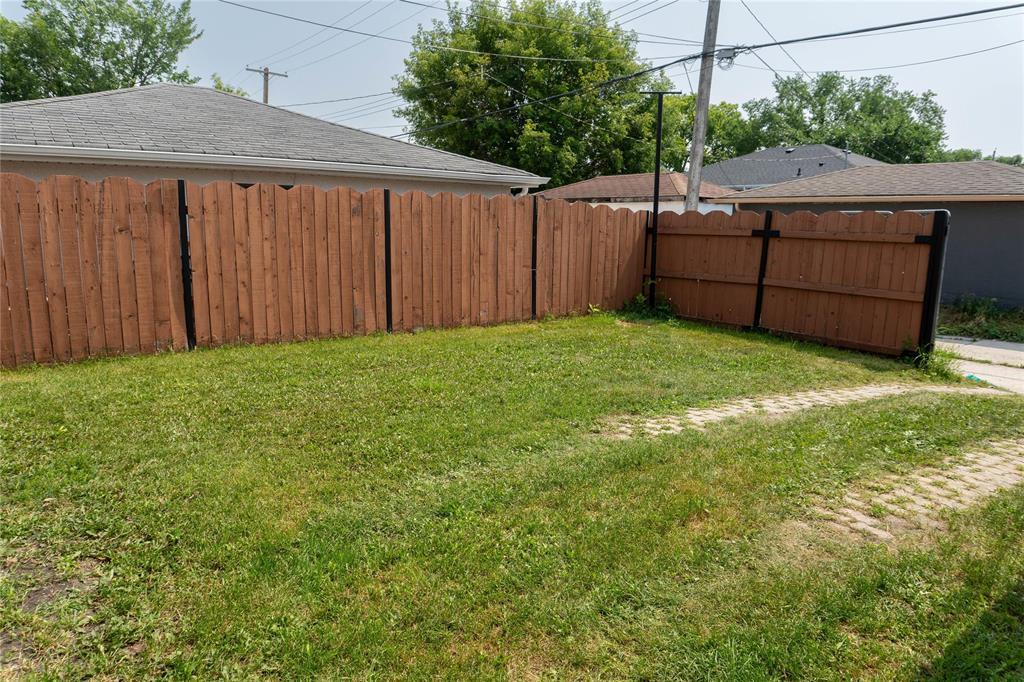 994 Manhattan Avenue, Winnipeg, Manitoba  R2L 1C2 - Photo 21 - 202618707