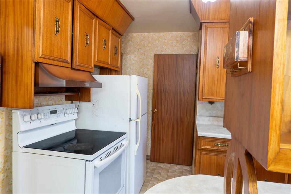 994 Manhattan Avenue, Winnipeg, Manitoba  R2L 1C2 - Photo 8 - 202618707