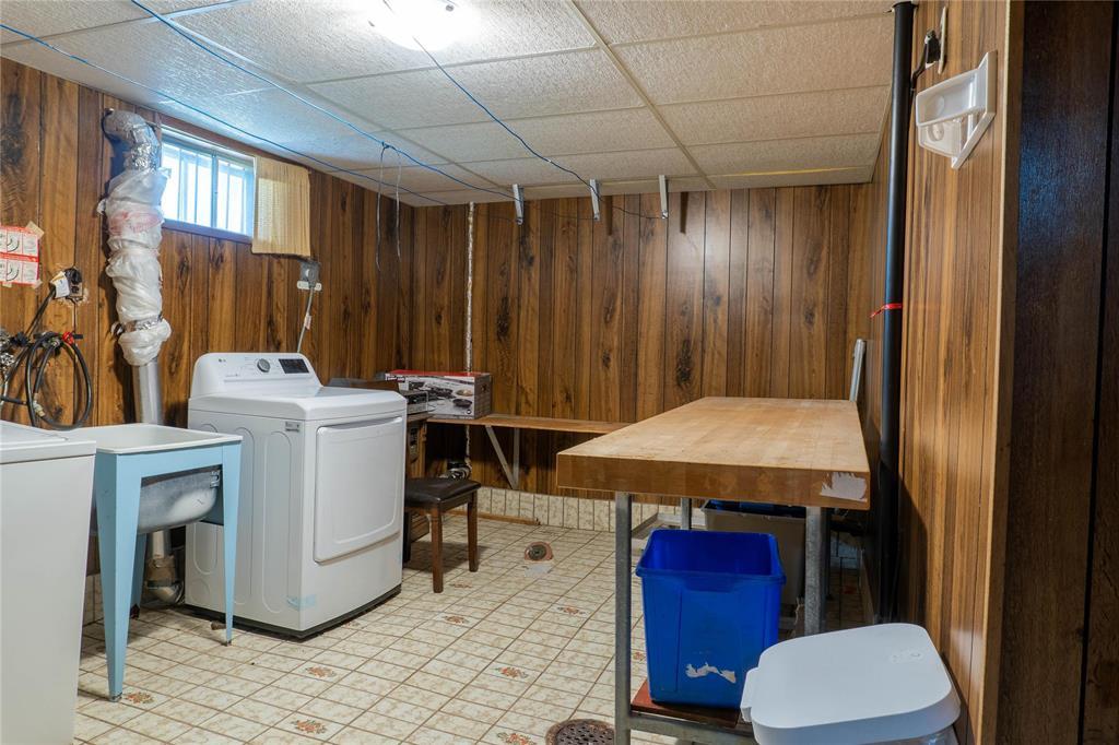 994 Manhattan Avenue, Winnipeg, Manitoba  R2L 1C2 - Photo 19 - 202618707
