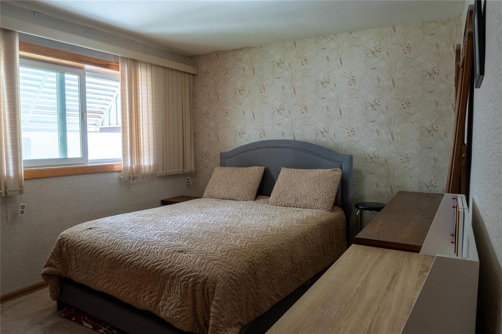 994 Manhattan Avenue, Winnipeg, Manitoba  R2L 1C2 - Photo 12 - 202618707