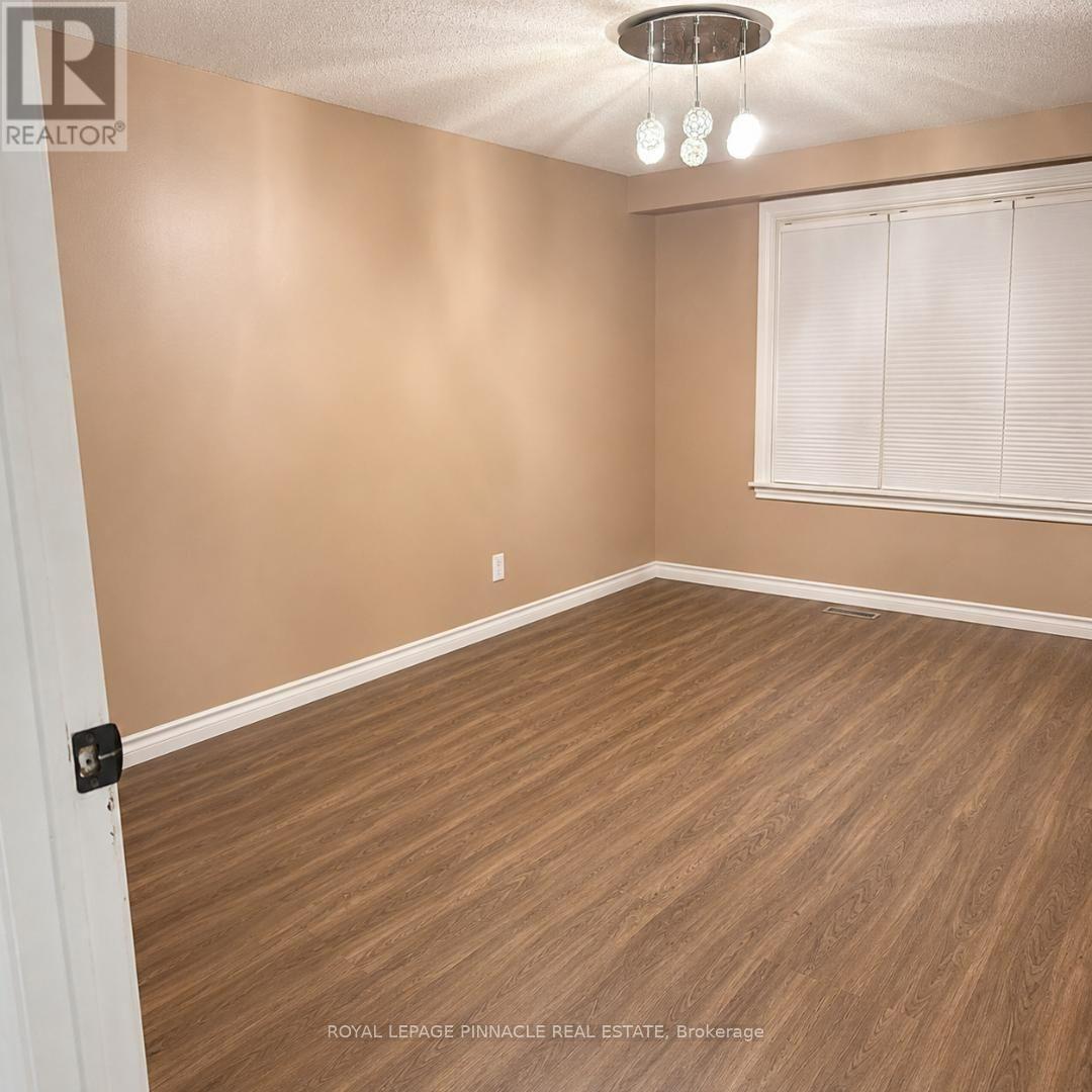 3427 Martins Pine Crescent, Mississauga, Ontario  L5L 1G3 - Photo 10 - W13158652