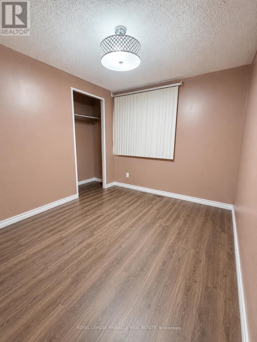 3427 Martins Pine Crescent, Mississauga, Ontario  L5L 1G3 - Photo 12 - W13158652