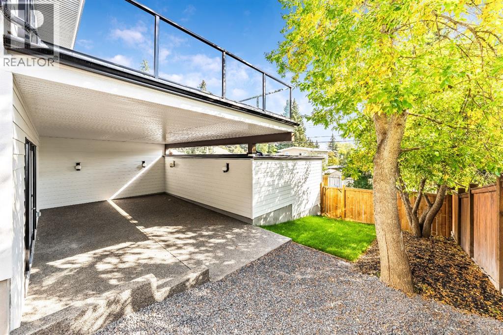 2755 Cannon Road Nw, Calgary, Alberta  T2L 1C5 - Photo 3 - A2308375