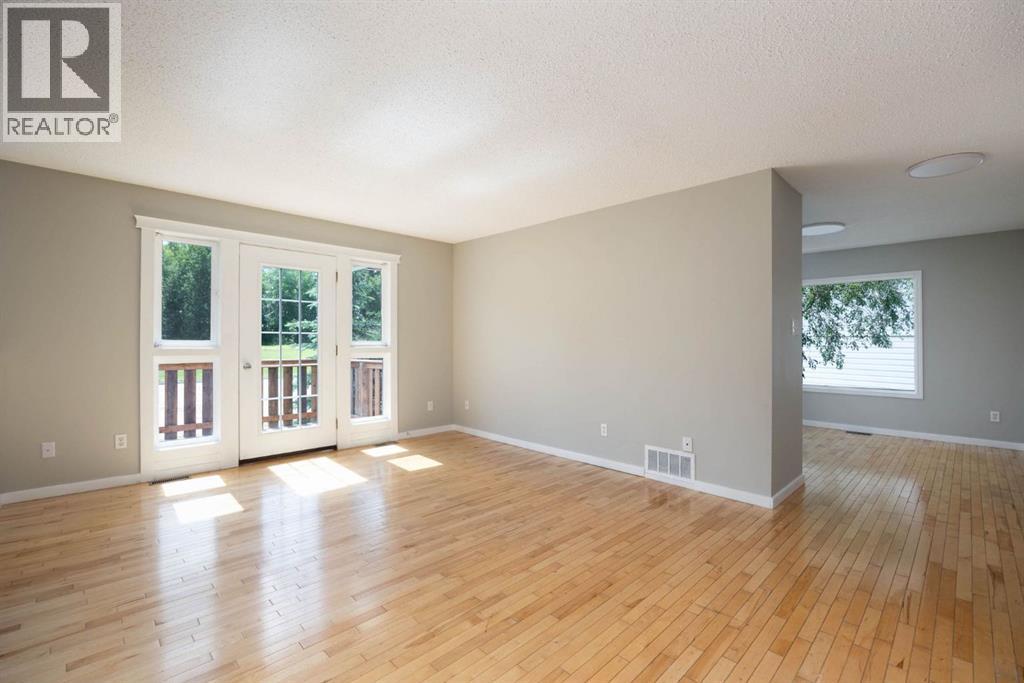 185 Eymundson Road, Fort Mcmurray, Alberta  T9H 4A4 - Photo 3 - A2325104