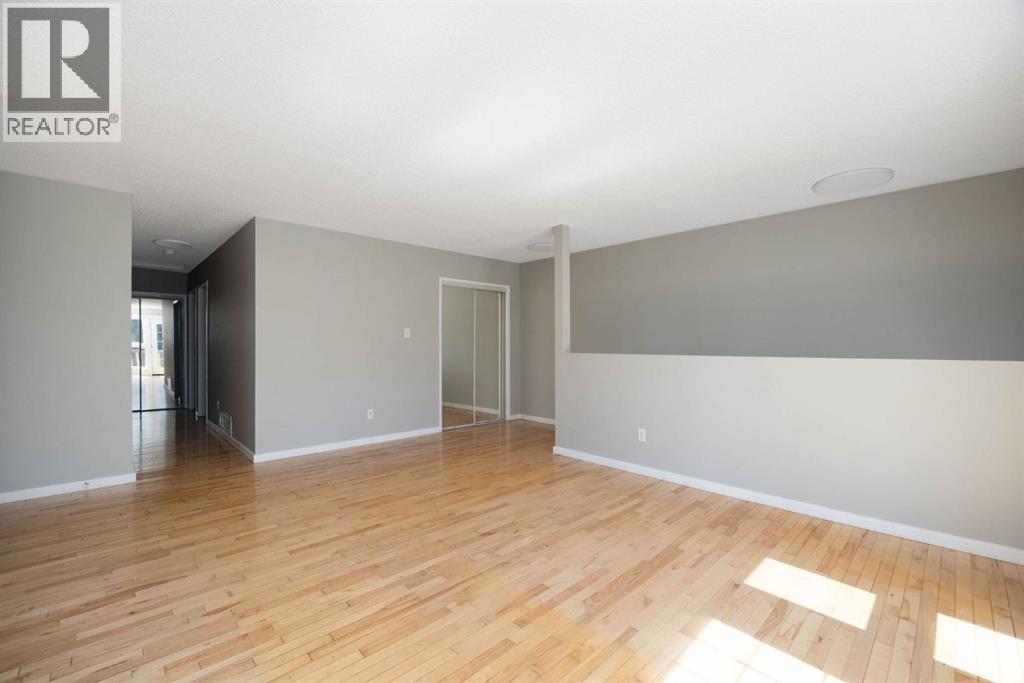 185 Eymundson Road, Fort Mcmurray, Alberta  T9H 4A4 - Photo 5 - A2325104