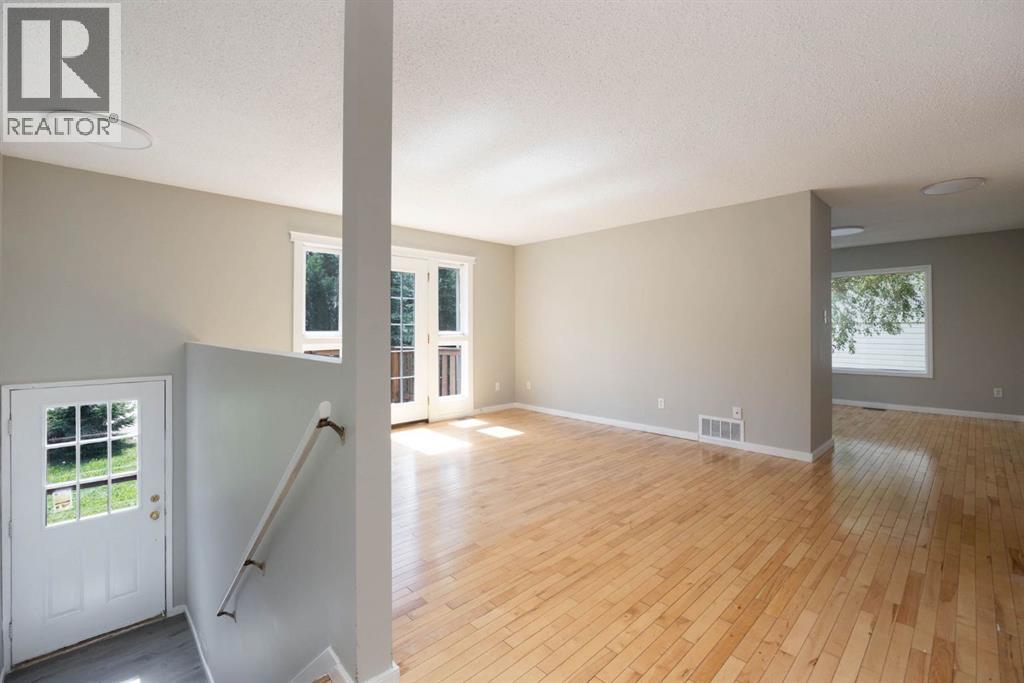 185 Eymundson Road, Fort Mcmurray, Alberta  T9H 4A4 - Photo 2 - A2325104