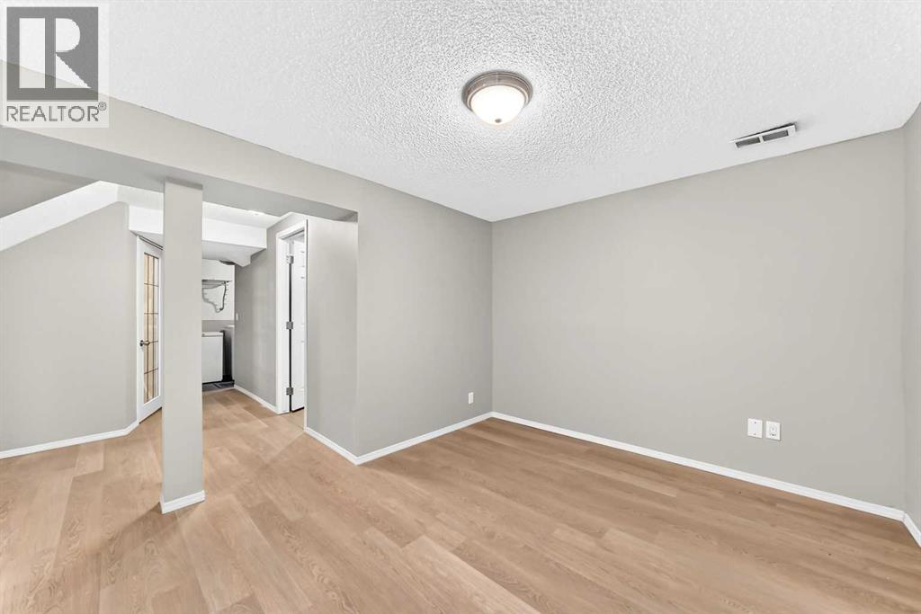 171 Erin Woods Drive Se, Calgary, Alberta  T2B 2V7 - Photo 28 - A2322817