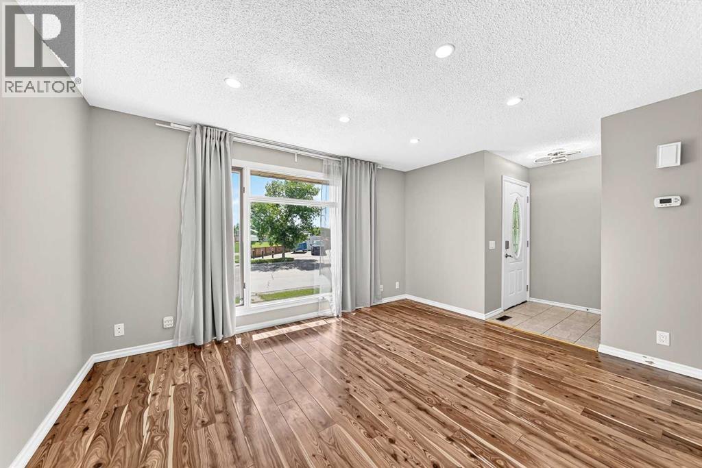 171 Erin Woods Drive Se, Calgary, Alberta  T2B 2V7 - Photo 11 - A2322817