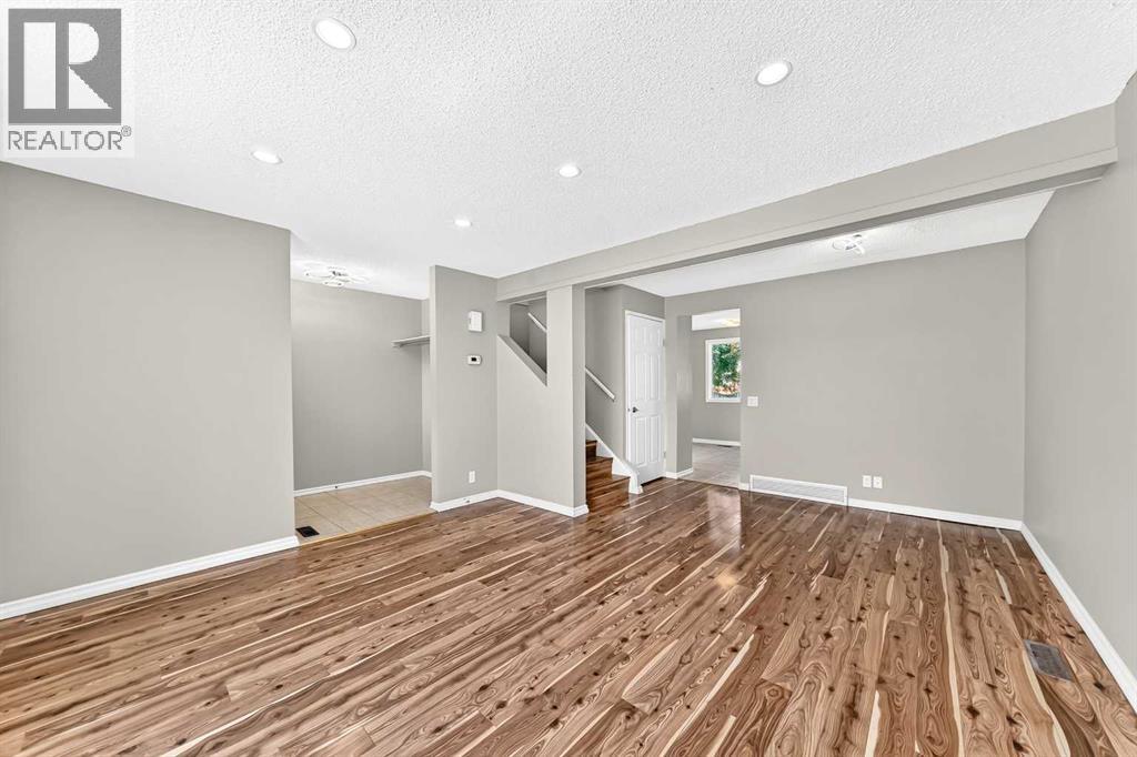 171 Erin Woods Drive Se, Calgary, Alberta  T2B 2V7 - Photo 15 - A2322817